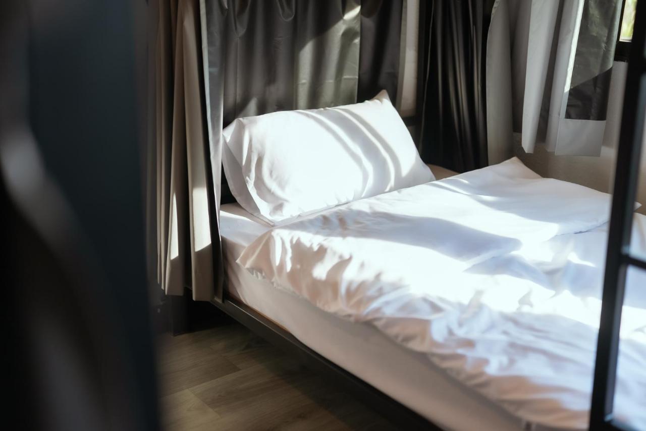 420 Hostel - Ekkamai Buds & Beds 曼谷 外观 照片