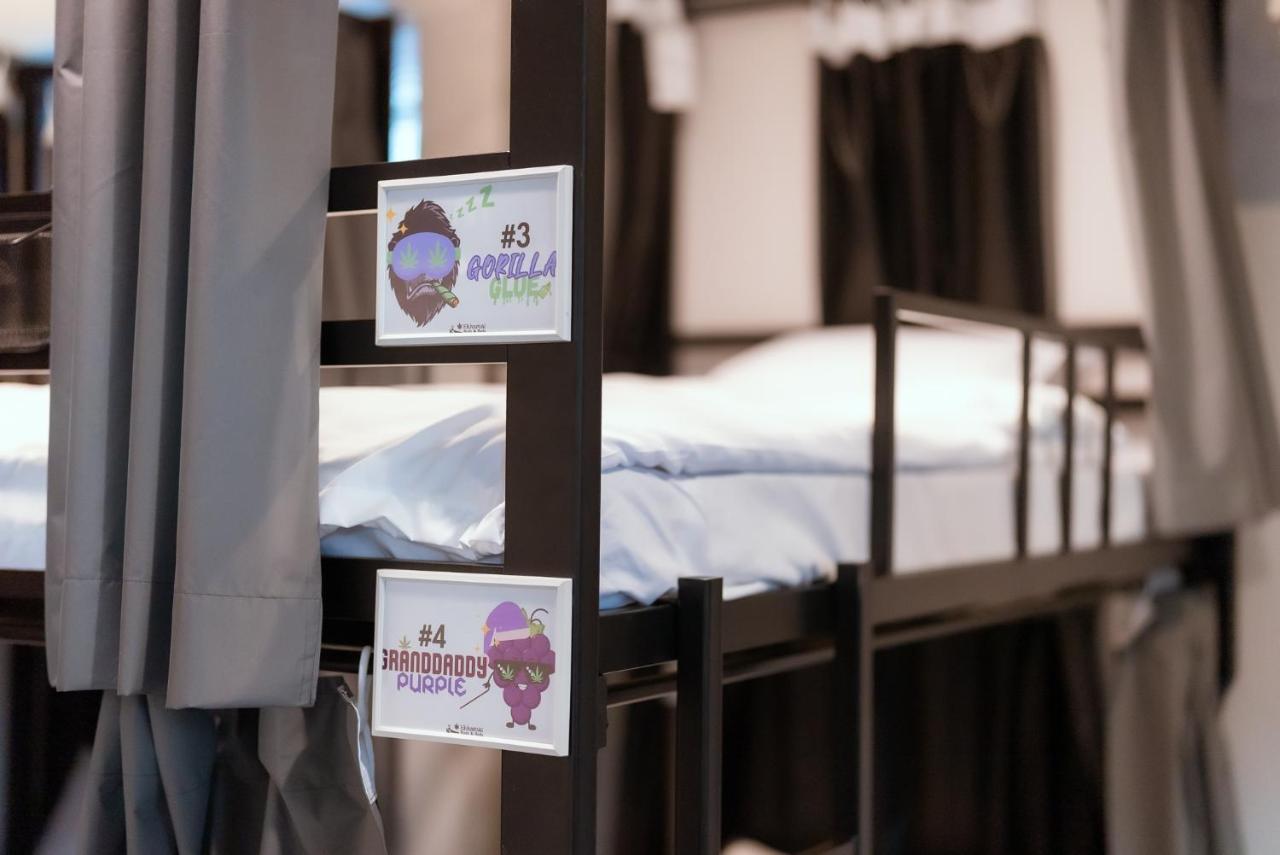 420 Hostel - Ekkamai Buds & Beds 曼谷 外观 照片
