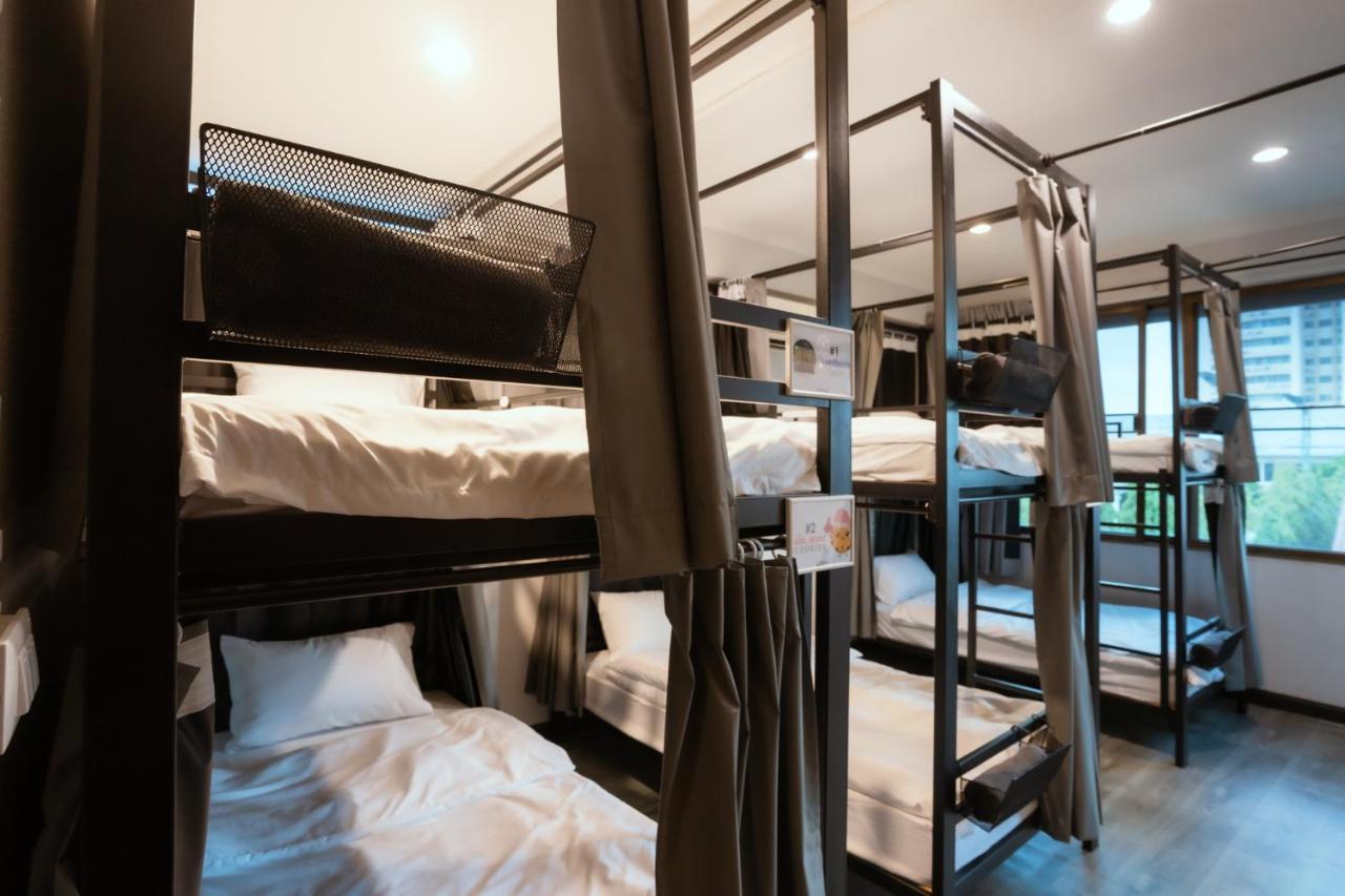 420 Hostel - Ekkamai Buds & Beds 曼谷 外观 照片
