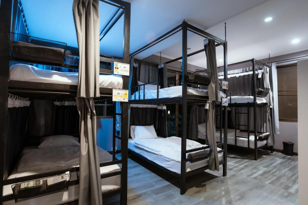 420 Hostel - Ekkamai Buds & Beds 曼谷 外观 照片