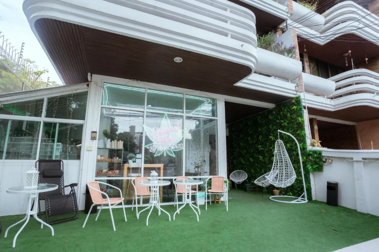 420 Hostel - Ekkamai Buds & Beds 曼谷 外观 照片