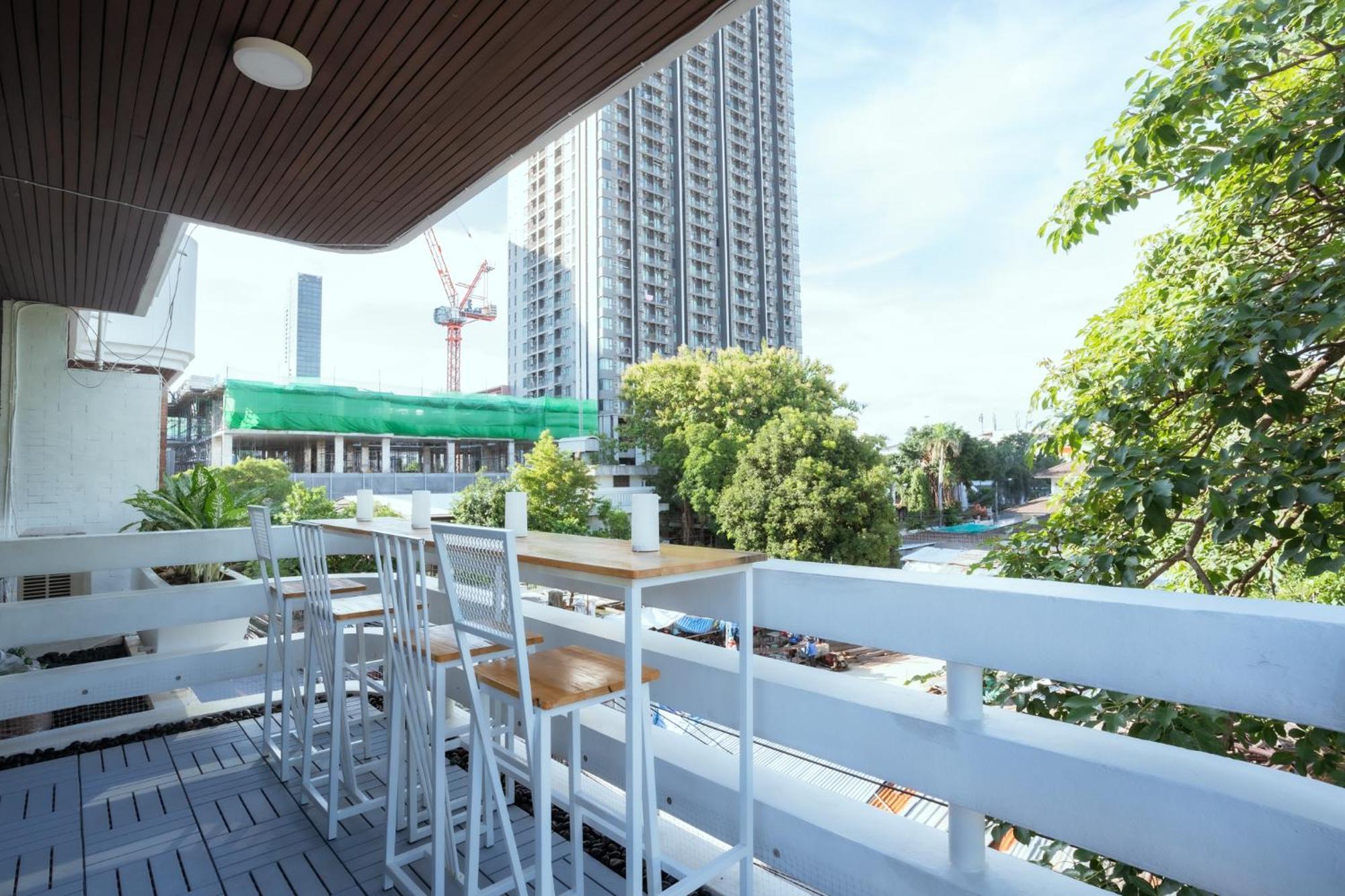420 Hostel - Ekkamai Buds & Beds 曼谷 外观 照片