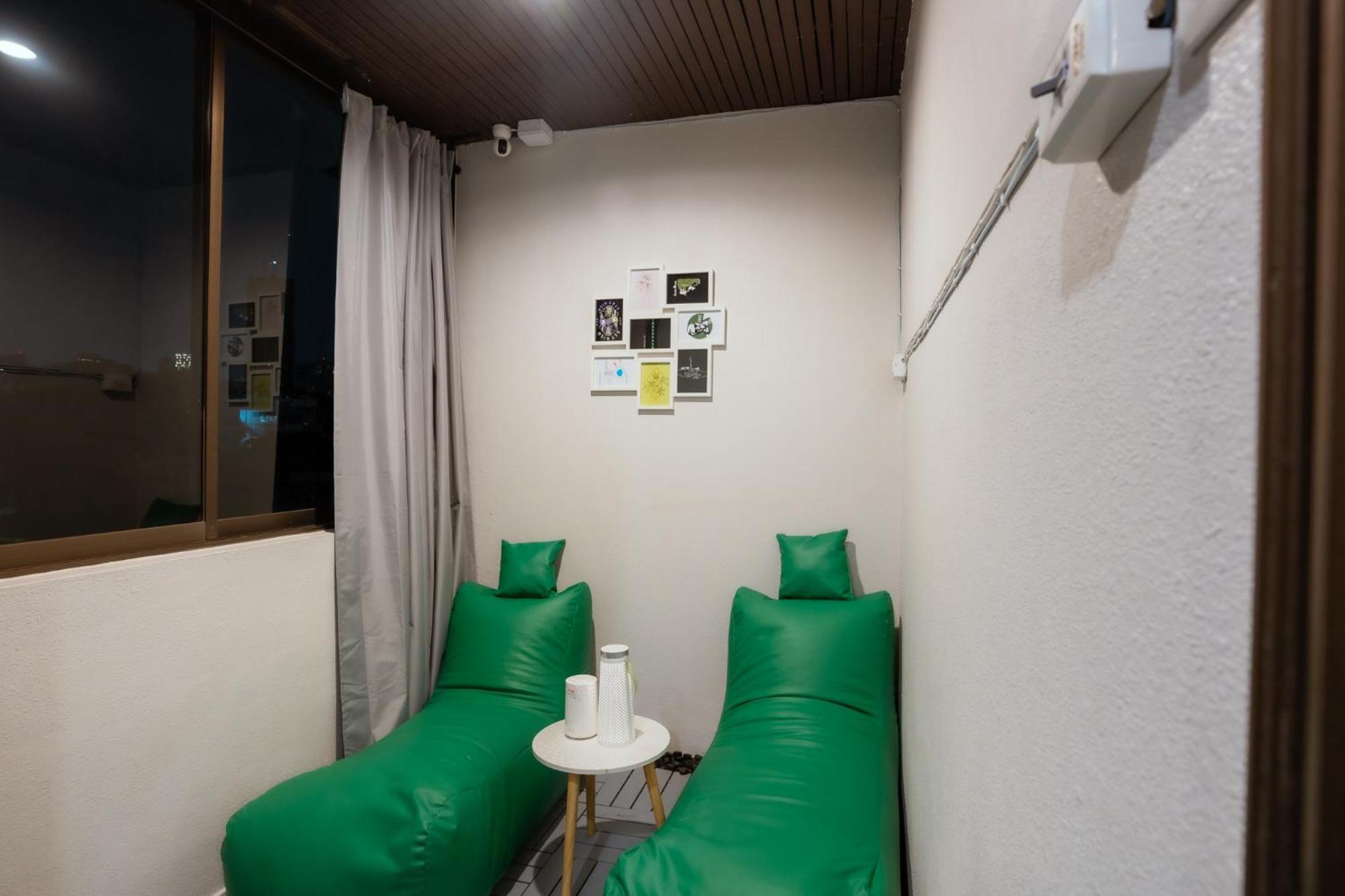 420 Hostel - Ekkamai Buds & Beds 曼谷 外观 照片