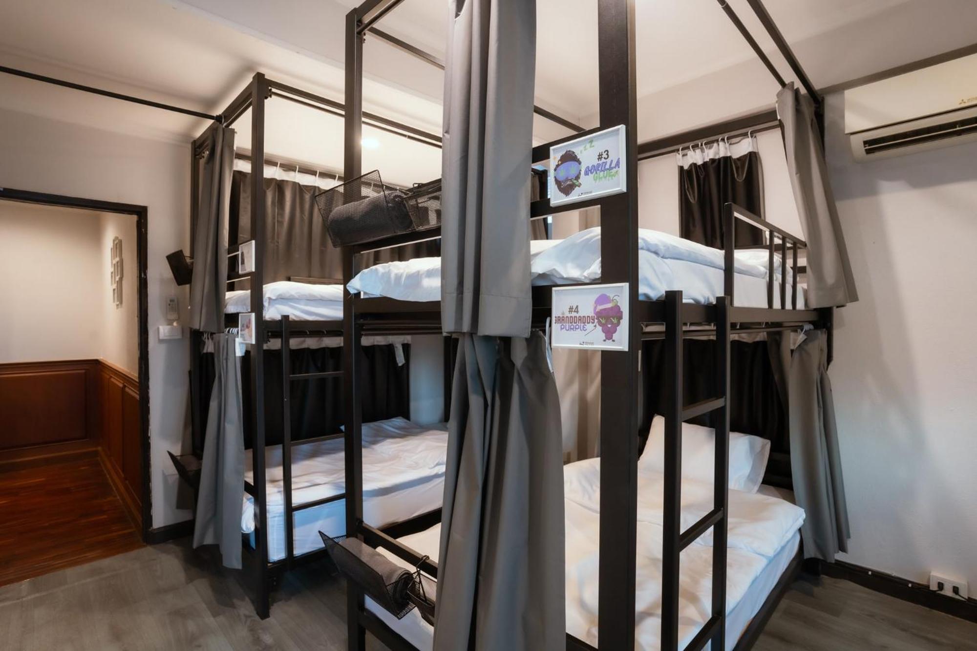 420 Hostel - Ekkamai Buds & Beds 曼谷 外观 照片