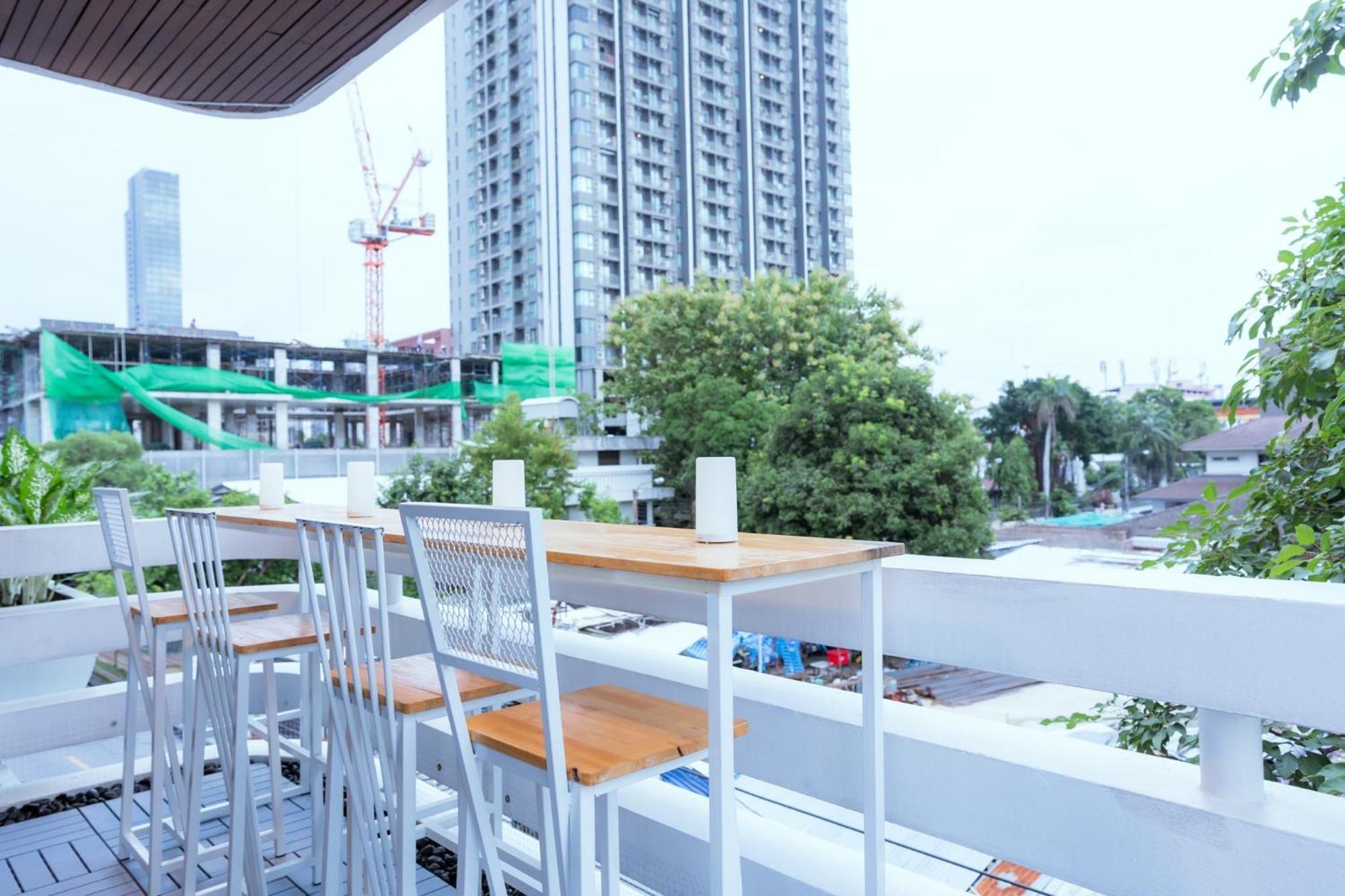 420 Hostel - Ekkamai Buds & Beds 曼谷 外观 照片