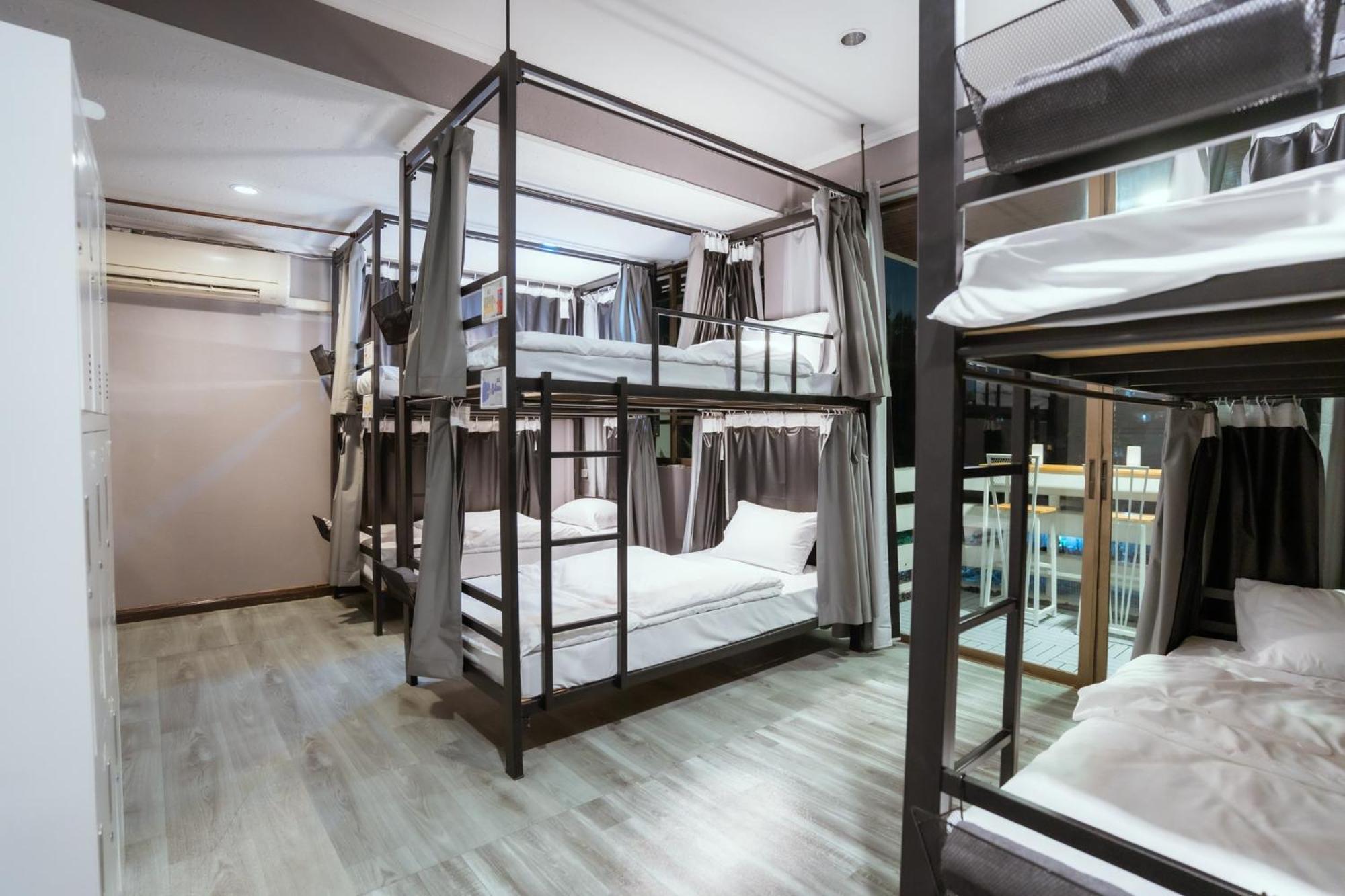 420 Hostel - Ekkamai Buds & Beds 曼谷 外观 照片