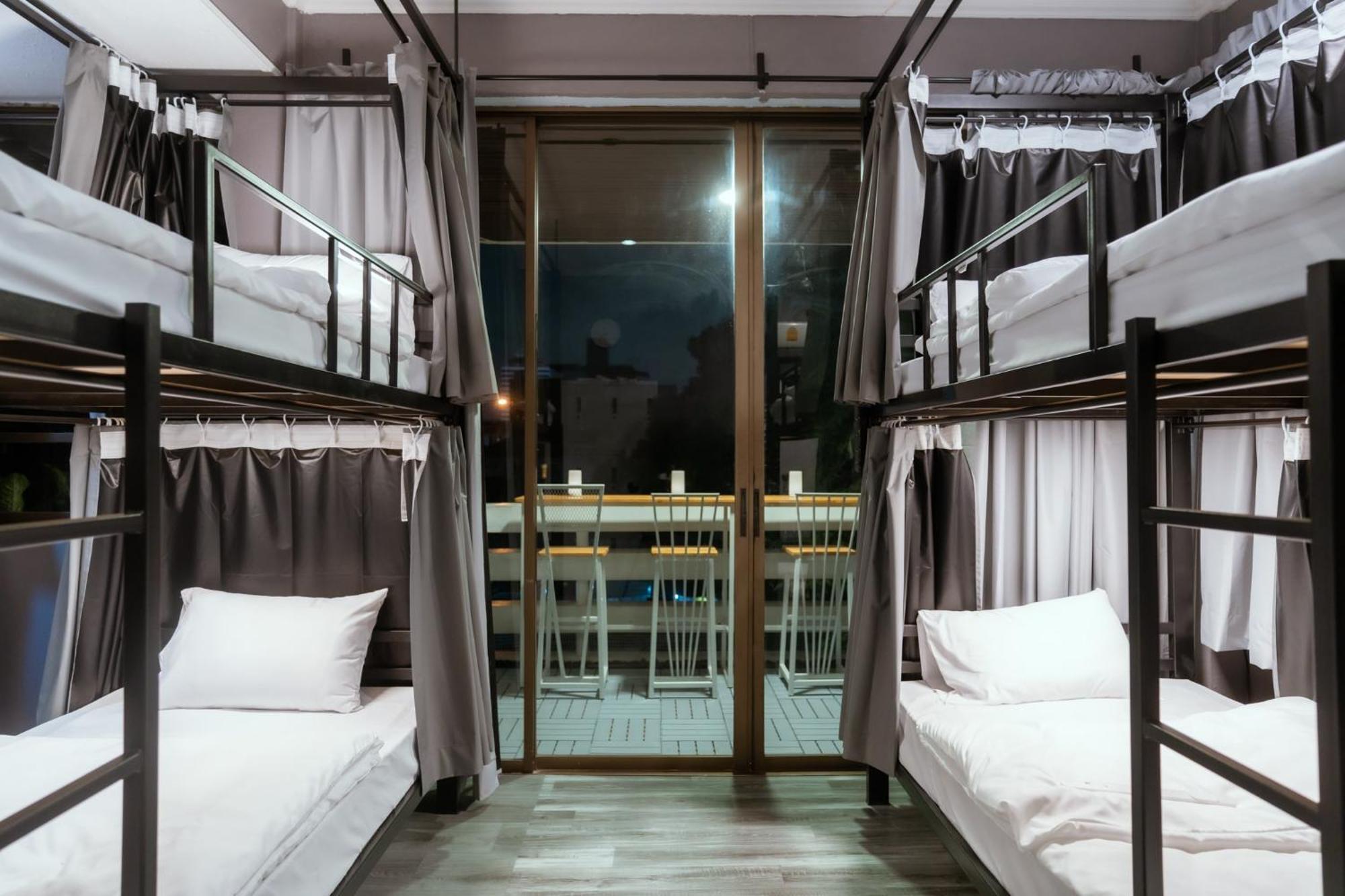420 Hostel - Ekkamai Buds & Beds 曼谷 外观 照片